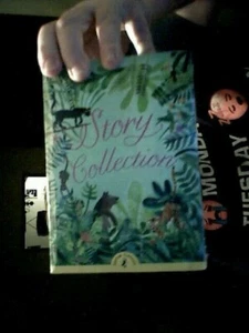 CLASSIC STORY COLLECTION  5 PAPERBACK BOOKS & HOLDER  READING BIRTHDAY CHRISTMAS - Picture 1 of 2