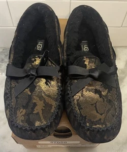 UGG Australia Dakota Camo Metallic moccasins Sz 8 w/Box Wore Once! - Picture 1 of 5