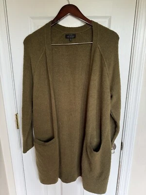 Cárdigan suéter largo verde oliva de gran tamaño Lucky Brand con bolsillos. Foto 1 de 4