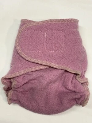 Cubierta de crepé de lana lavanda Loveybums NB/SM. Ajuste desde el nacimiento hasta 12 libras Foto 1 de 3