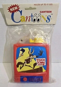 ROAD RUNNER WILE E COYOTE CANTEEN CANTOONS 1992 PLASTIC LOONEY TUNES WARNER BROS - Picture 1 of 2