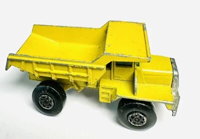 MATCHBOX SUPERFAST 28 MACK DUMP TRUCK OPEN STEPS LIME GREEN RARE TOY - Image 1 of 4