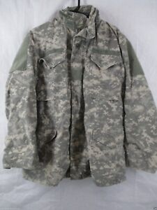 USGI M-65 Field Jacket Medium Regular Digital Camo ACU Cold Weather Army Coat 