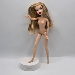 Bratz Twinz Oriana Kopf auf Barbie Körper Puppe Custom - Bild 1 von 8