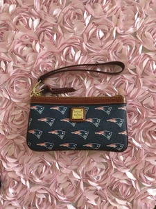 Dooney & Bourke New England Patriots Football Small Hand Bag Wristlet Clutch - Picture 1 of 4
