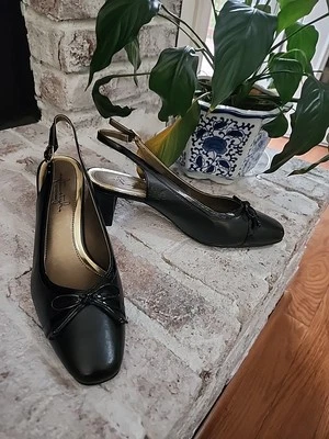 Hush Puppies Mujer "Corina" Negro 8.5M *Nuevo* Tacones Eslinga Trasera Foto 1 de 3