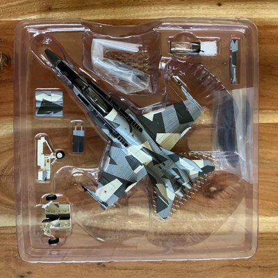 Hobby Master: McDonnell Douglas F/A-18A VFC-12 Fighting Omars HA3553 1:72 Foto 1 de 4