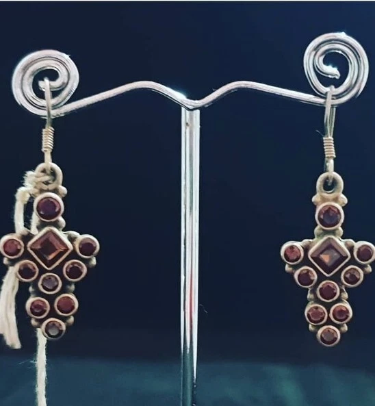 Orecchini pendenti in Granato e Argento 925  - Immagine 1 di 1