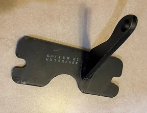 A/C Compressor Bracket Hooker 10926HKR for Long A6 A/C Compressor - Foto 1 di 6