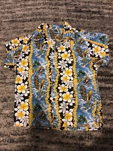 Toes on the Nose Mens Hawaiian Blue And Yellow, Surfboards  Waves, Made In USA - Picture 1 of 10