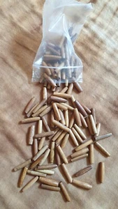 100 tubi in osso, marrone, 2,5 cm, Bonepipes perle indiane, indiani, cowboy - Foto 1 di 2