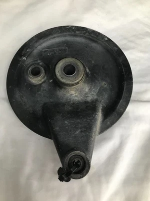 Placa de freno trasera Suzuki RM125 usada artículo original 1984-88 P/N 64200-14881 Foto 1 de 4