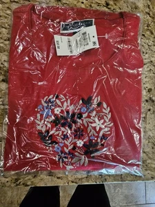 Karen Scott Red Floral Jewelled Heart Top Short Sleeve Size Small NWT $32.50 - Picture 1 of 3