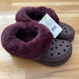 Zuecos de plataforma forrados Crocs Furever Crush talla 7 para mujer 208446-6x4 cereza oscura - Imagen 1 de 8