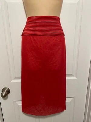 Falda sin cordones de seda de cintura alta La Perla Tul Nervures S roja de vacaciones Foto 1 de 3