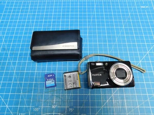 Fujifilm Digital Camera FinePix F72EXR 10.0MP 2GB CARD Black Tested NO CHARGER - Picture 1 of 24