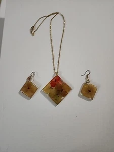 Hydrangea Floral Set Pendant 18"/ Earrings 1.5" Gold Tone Chain - Picture 1 of 2