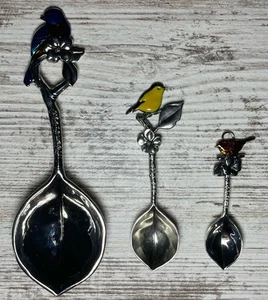 Set 4 cucchiaini misuratori smaltati colorati uccellini e foglie metallo Ganz vintage - Foto 1 di 6