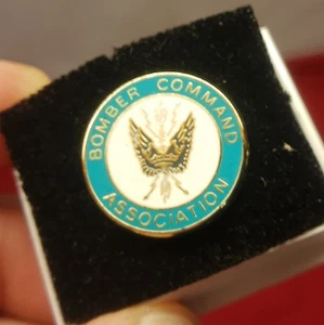Vintage RAF Royal Air Force Bomber Command Association Pin unbenutzt British UK  - Bild 1 von 5