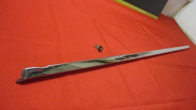 Moldura de puerta Oldsmobile Cutlass 1966 1967 línea de cinturón revelar moldura lado izquierdo Foto 1 de 4