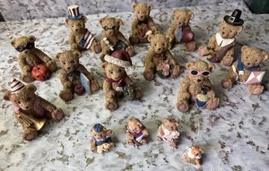 Vintage Lot 16 Resin Bären Figuren 12 kleine + 4 Miniatur Weihnachten Pilger USA - Bild 1 von 13