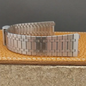 2 Stück Edelstahl 17,2mm Flared NOS LCD Quarz unbenutzt Vintage Uhrenarmband - Bild 1 von 8