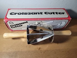 Norpro Croissant Cutter  in the box, Very Nice - Picture 1 of 4