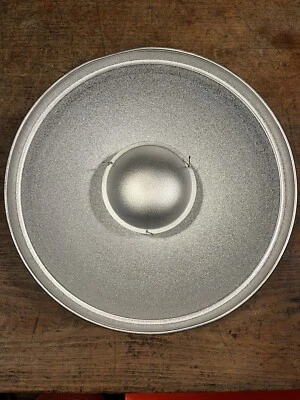 41cm Beauty Dish. Photography. Silver reflector Diffuser. Lighting. Softbox. - Image 1 of 4