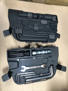 GENUINE TRIUMPH Rocket 111 2019 Classic + Special Tool Kit T2301835 Complete Set - Picture 1 of 4