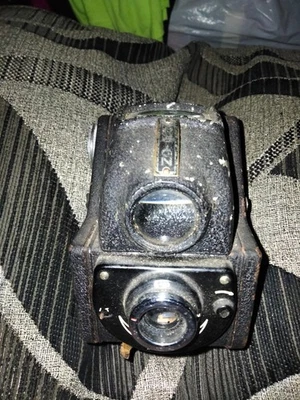 ensign ful-vue box camera as seen - Image 1 of 4