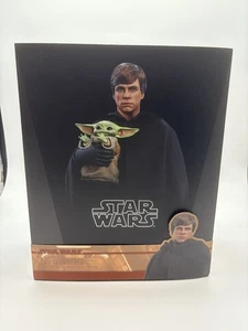 Hot Toys DX22 Star Wars Luke Skywalker mit Grogu - Bild 1 von 24