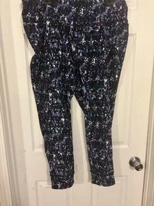 Lane Bryant Livi 7/8 Length Capri Abstract Print 22/24 High Rise Capri Leggings - Picture 1 of 7