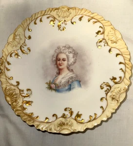 ~~PIATTO RITRATTO vintage Limoges 9 1/4" signora francese con intricato bordo oro~~ - Foto 1 di 3