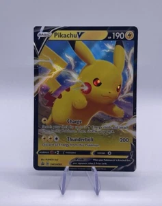 Pokemon TCG Pikachu V SWSH061 Shining Fates Destino Brillante ES - Imagen 1 de 2