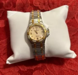 PRE-OWNEDRarely worn Excellent condition 14 kt two tone Diamond Ladies Watch - Picture 1 of 4