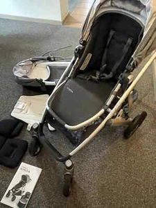 UPPAbaby Vista four wheel Pram/Bassinet/Stroller - Picture 1 of 6