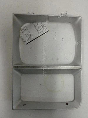 Отделочный ободок двери фары левый со стороны водителя серебристый одинарный фонарь Chevy C30 C10 C20 - Изображение 1 из 4