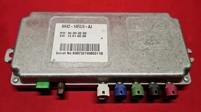 2010 - 2013 Land Range Rover 10-13 LR4 Parking Camera Surround Control Module - Image 1 of 4