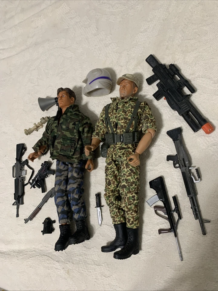 Figuras de acción GI Joe de colección con armas y casco.  Lote de 2. Foto 1 de 4