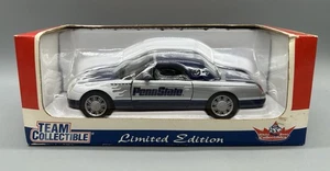 White Rose Collectibles 2002 Penn State Nittany Lions Ford Thunderbird 1:24 - Picture 1 of 6