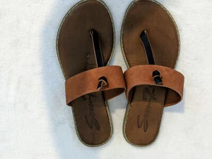 Seven 7 Womans Sandals Size 7 US Nav01 Tan T-strap Slip On Thongs - Picture 1 of 6