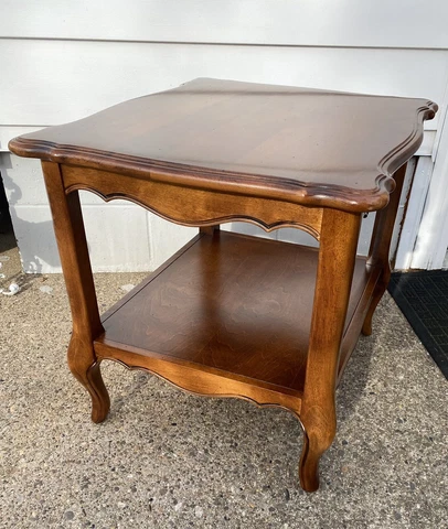 Beautiful Vintage Ethan Allen Country French One Shelf End Table #26-8304 Fin236 Cover