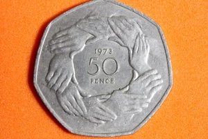 1973 Great Britain 50 Pence Copper-nickel Coin #M16944 - Picture 1 of 2