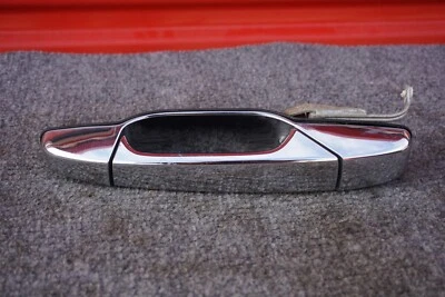 Manija de puerta exterior trasera izquierda cromada Chevrolet Tahoe 2007-2014 603569013 Foto 1 de 4