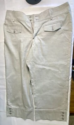 Pantalones capri Riders elásticos tiro medio para mujer talla 18 beige con bolsillos y frente plano Foto 1 de 4