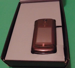 CELLULARE DA COLLEZIONE - MOTOROLA RAZR2 V9 - FUNZIONANTE + SCATOLA ORIGINALE - Imagen 1 de 17