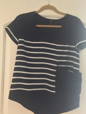 Aqua Navy Blue and White Silk Short Sleeve Top - Womens Size XS - EUC Foto 1 de 3