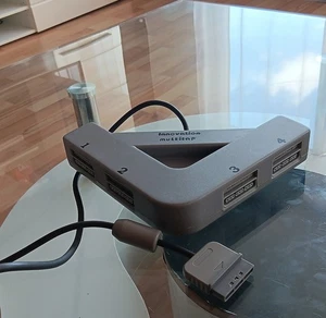 Adattatore Innovation Multitap 4 Player per PlayStation 1 PSOne - Foto 1 di 1
