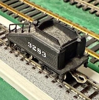 N scale Bachmann #3283 Steam engine tender w/o power pick up, Rapido coupler - Image 1 of 1