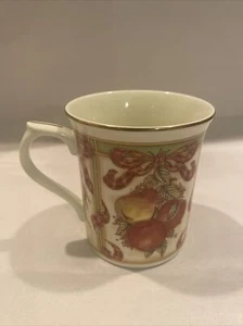 LENOX HOLIDAY HARVEST COFFEE MUG FINE PORCELAIN 2002 CHRISTMAS FRUIT DESIGN - Picture 1 of 5